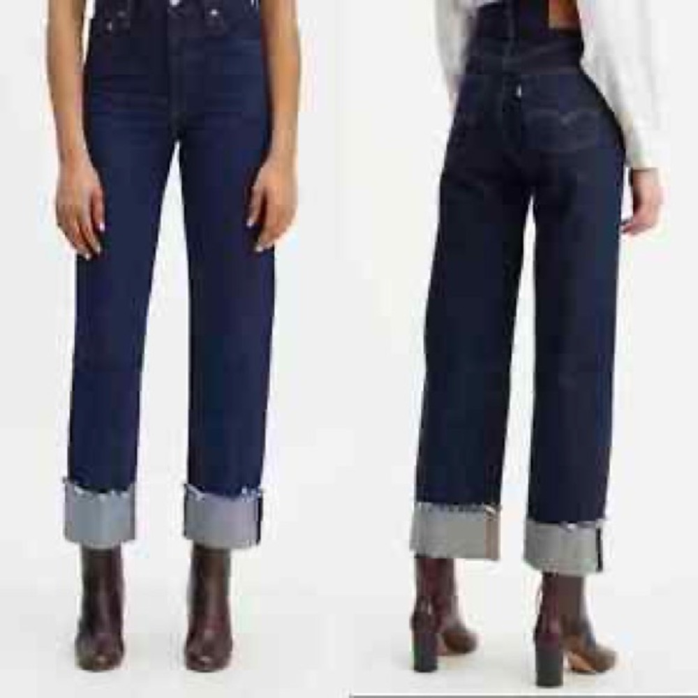 Size 29 Levis ribcage straight jeans (raw hem)